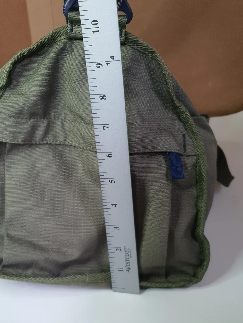 LeSportsac Olive Green Men's Duffel Bag with Shoulder Strap